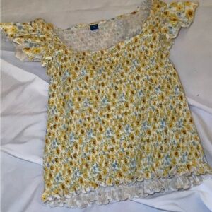 🔥Old Navy Yellow Floral Blouse with Ruffle Sleeves